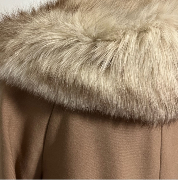 Lorandale Pure Wool 3 Button Coat w/Genuine Fox Fur Collar, Beige/Tan - Picture 4 of 12